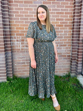 Load image into Gallery viewer, Daydre Pleated Floral Dress